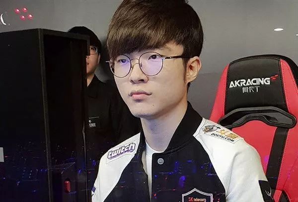 绩多么辉煌 绩多么辉煌