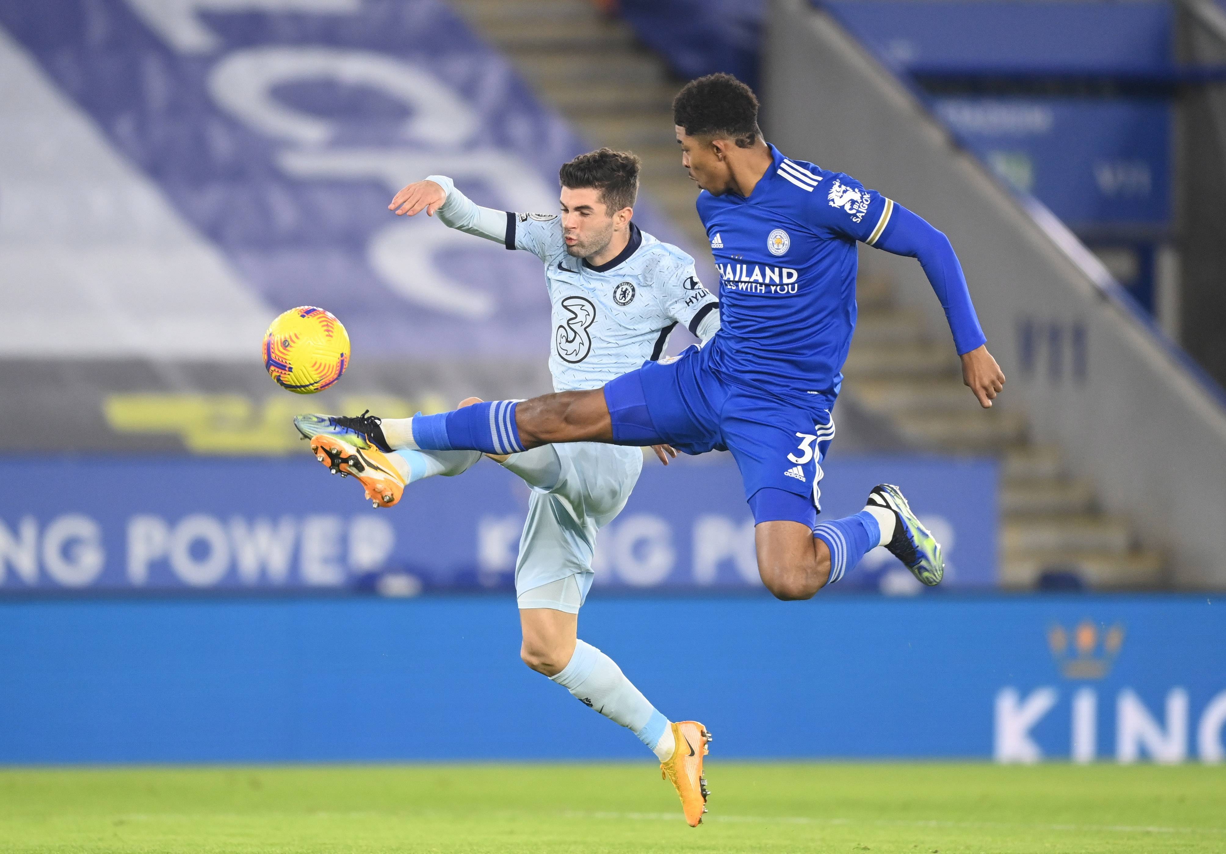 造犯规或用 造犯规或用